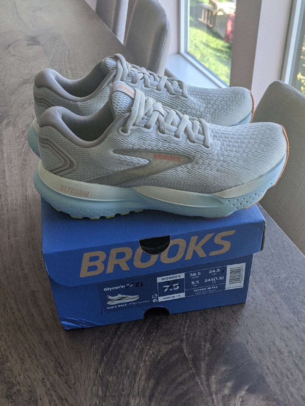 Brooks Women's Light Gray and Mint Athletic Running Shoes
